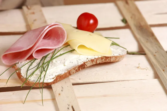 smörgås, bröd, bröd och smör, ost, skinka, brödskiva, smörgås med öppen ansikte, hälsosam, måltid, hälsosam mat, frukost, diet, äta, mat, näring, food photography, smörgås, smörgås, smörgås, smörgås, smörgås, frukost, frukost. Så jämför du grossistavtal för restaurangens inköp